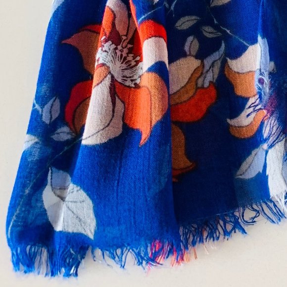 Ann Taylor Soft Layering Modal & Silk Scarf - Perfect for all seasons! - Picture 4 of 5